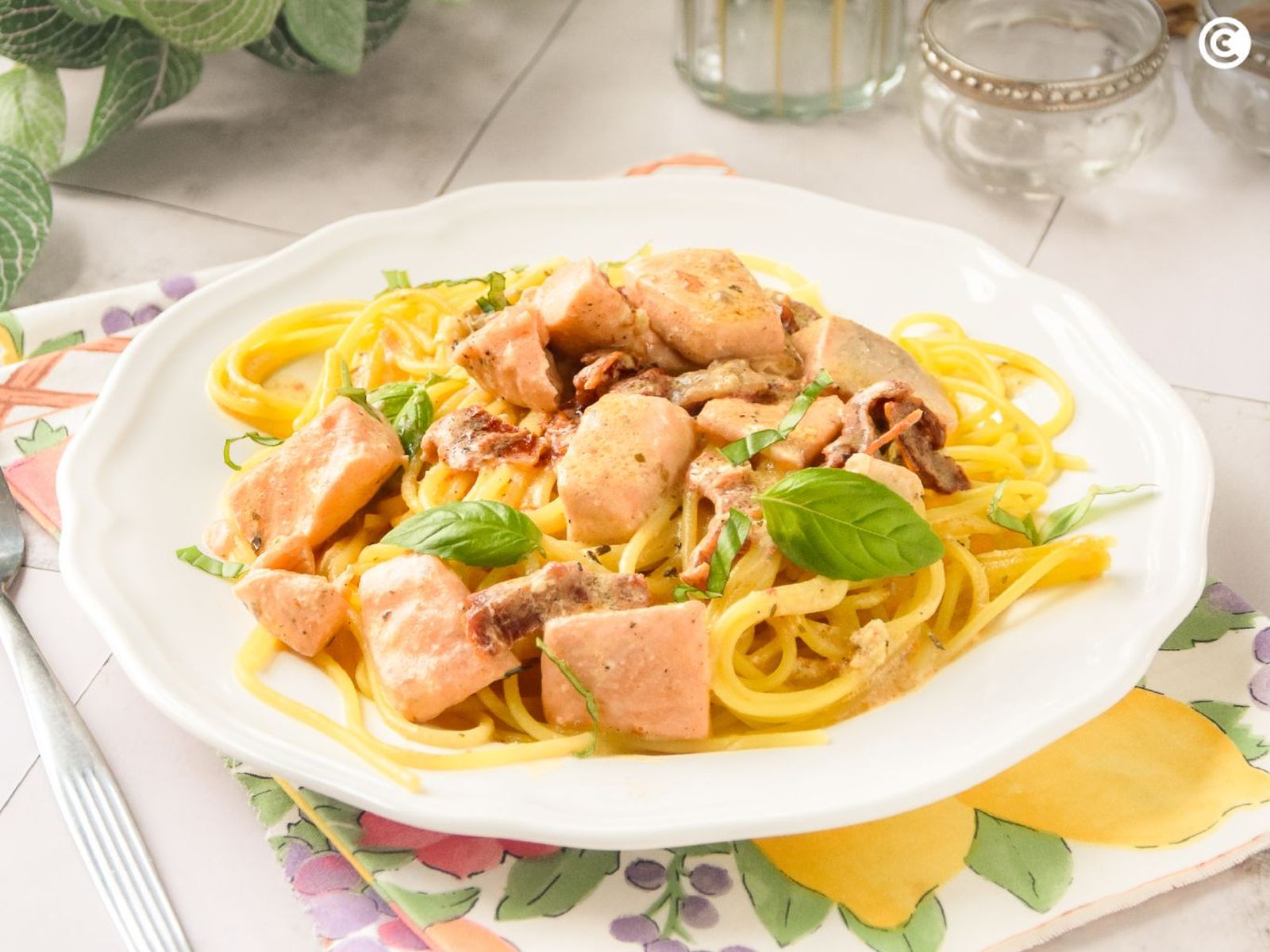 Espaguetis con salmón y nata