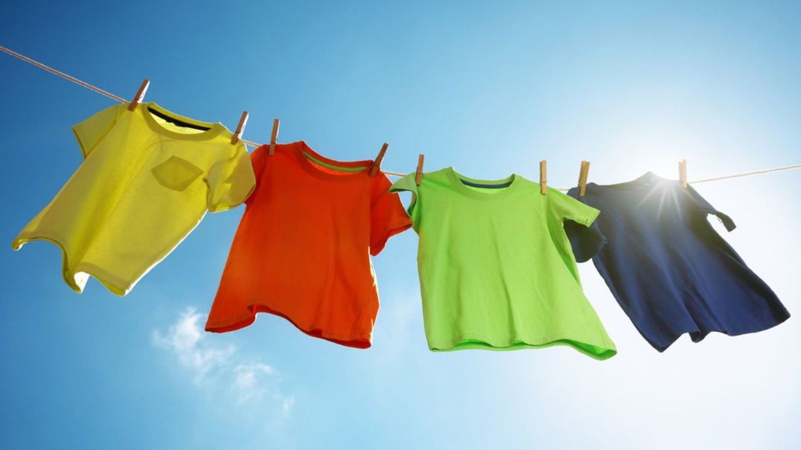 Ropa de colores tendida