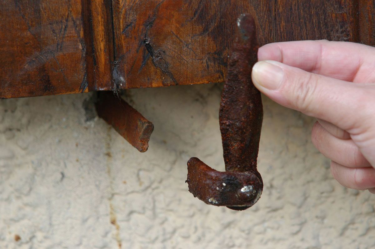 Cambio de sujeción de contraventana paso 1