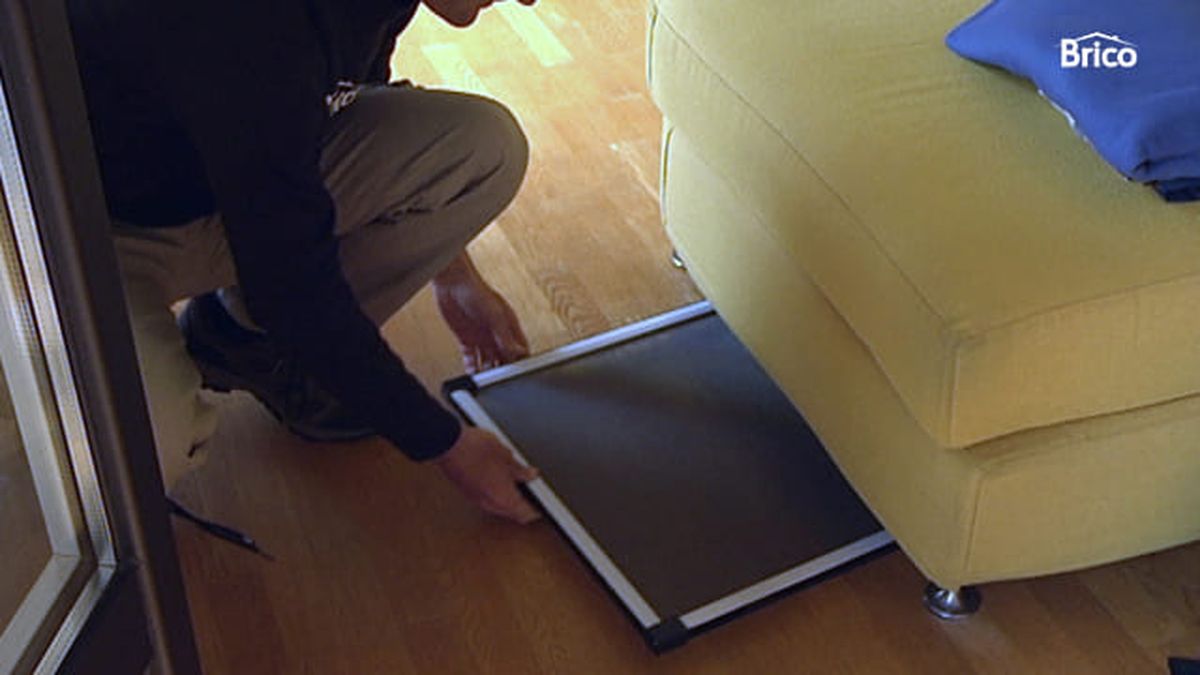 Bricomania 757 Instalar mosquitera extensible paso 7