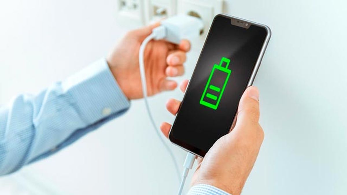 cargar el movil por la noche si o no bateria inteligente