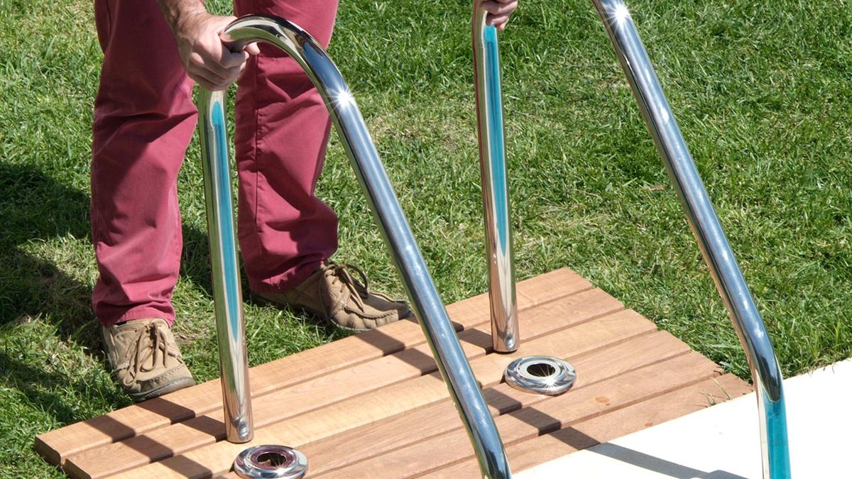 Colocación de escalera en piscina paso 15