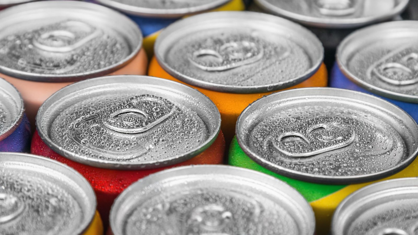 Las latas pueden contener mucha suciedad por el exterior Las latas pueden contener mucha suciedad por el exterior