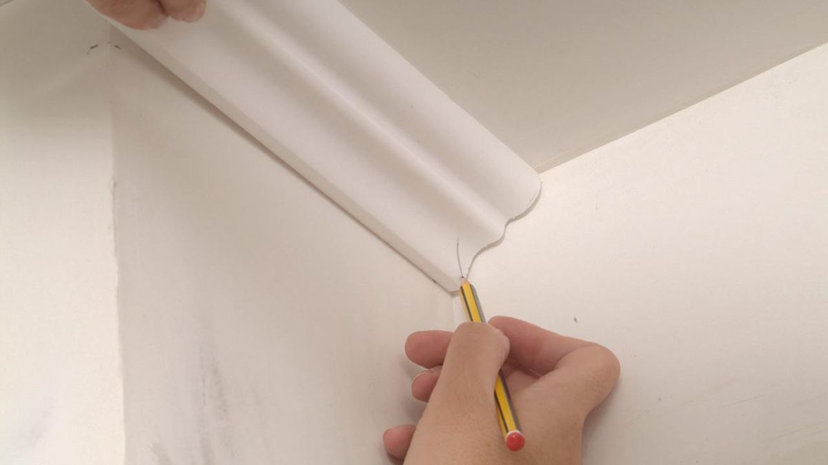 Instalación de cornisa en techo de yeso laminado paso 4