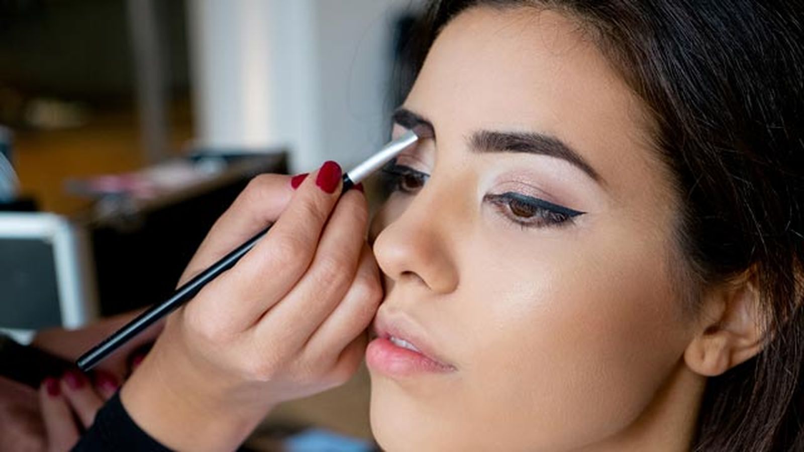 errores que hacen que tus cejas no se vean perfectas y como evitarlas1 errores que hacen que tus cejas no se vean perfectas y como evitarlas1