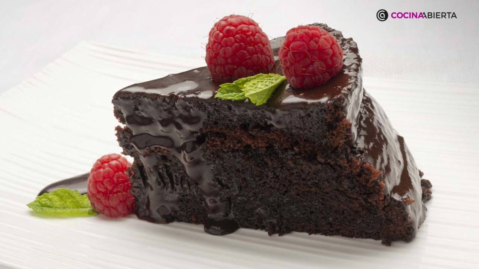 Pastel del diablo o Tarta de chocolate Devil's Food Cake ¡un postre americano elaborado por Eva Arguiñano!
