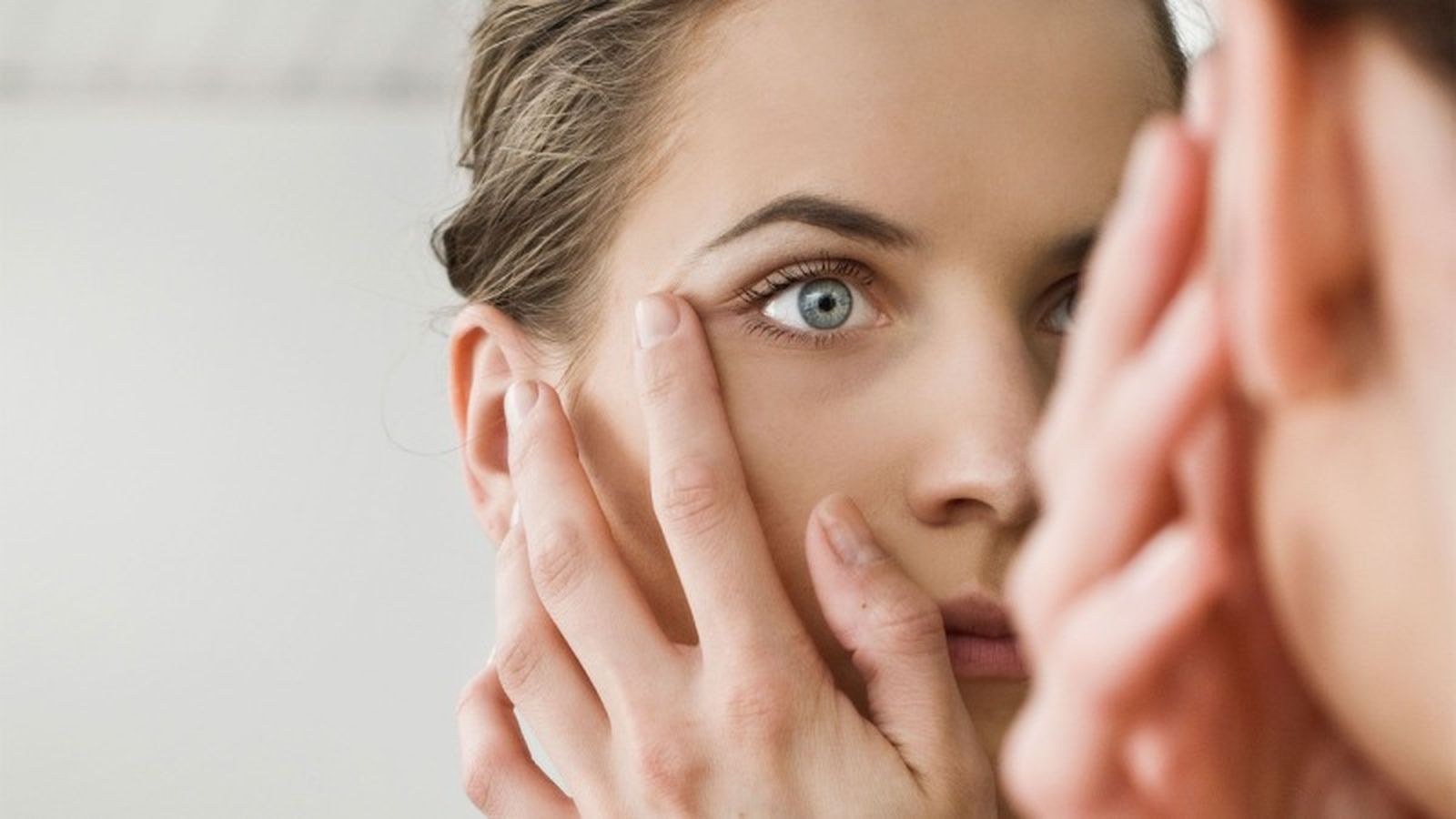 La parte de los ojos es fundamental para rejuvenecer tu mirada con el maquillaje La parte de los ojos es fundamental para rejuvenecer tu mirada con el maquillaje