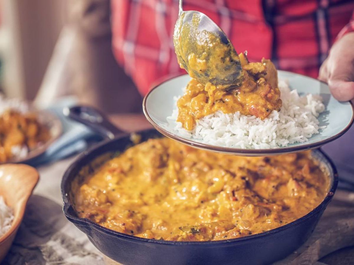 El curry se disfruta mejor acompañado de arroz basmati.