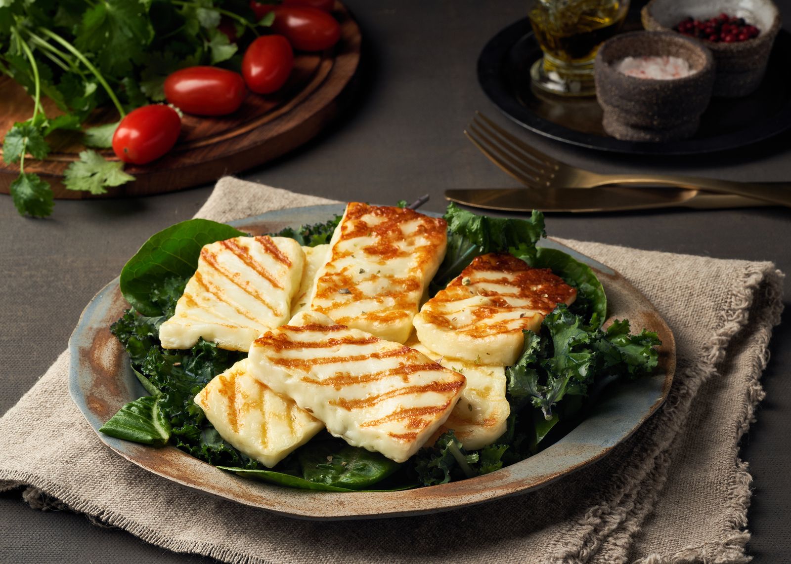 El halloumi se cocina a la parrilla o a la plancha sin perder su forma