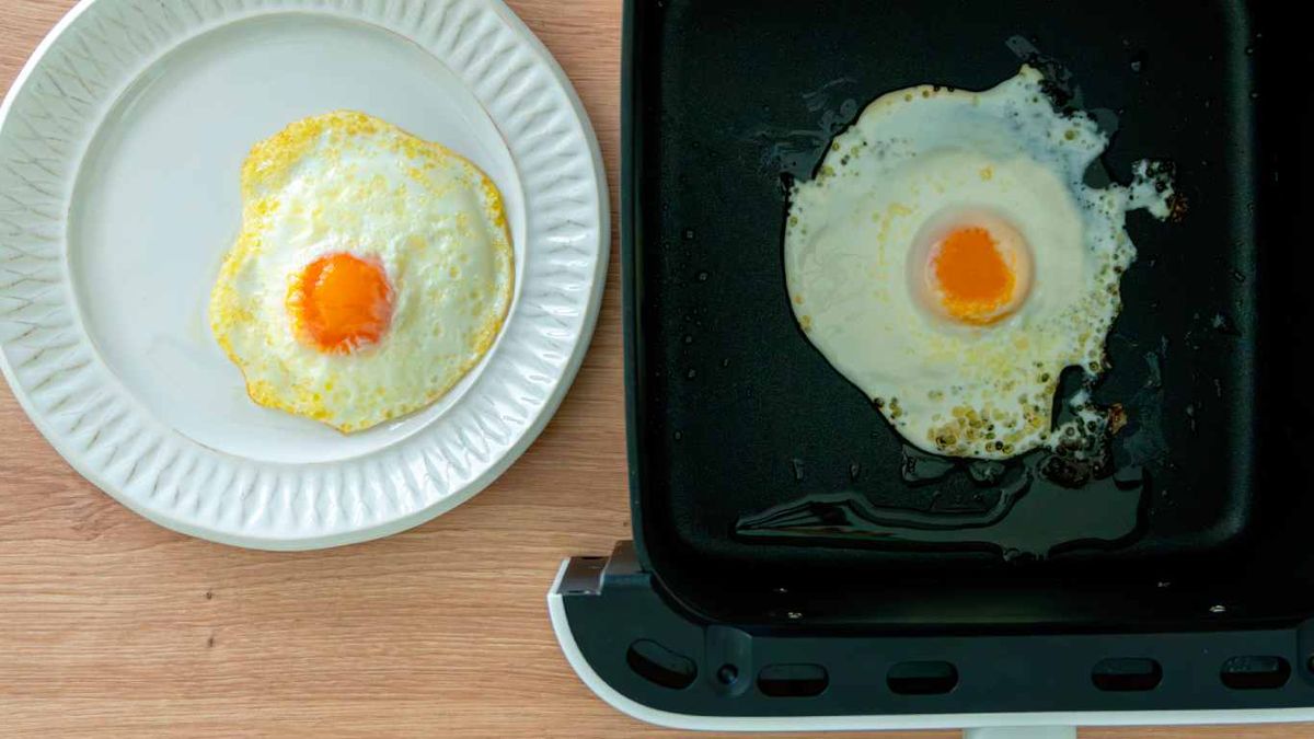 Huevos fritos en la freidora de aire