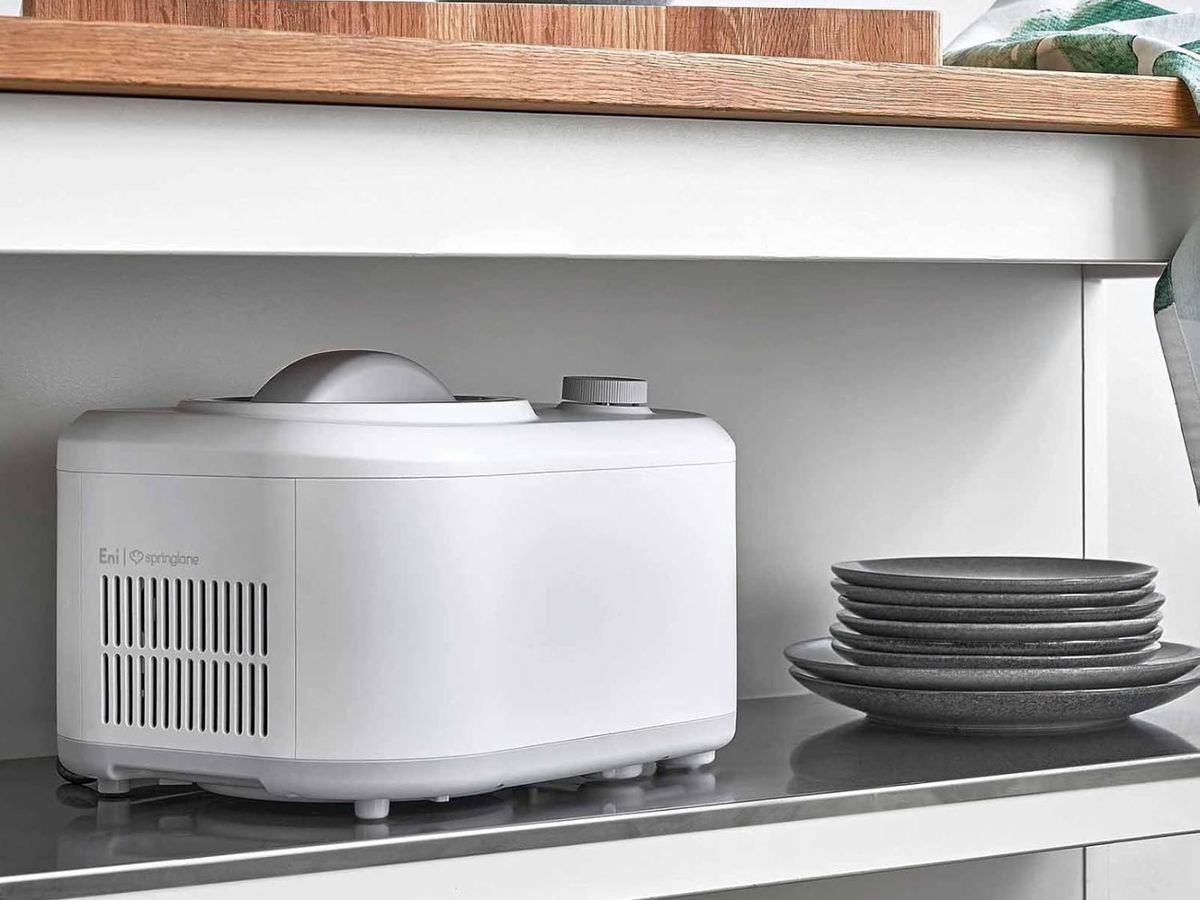 Heladera compacta con compresor Springlane Eni: calidad profesional en tamaño reducido.