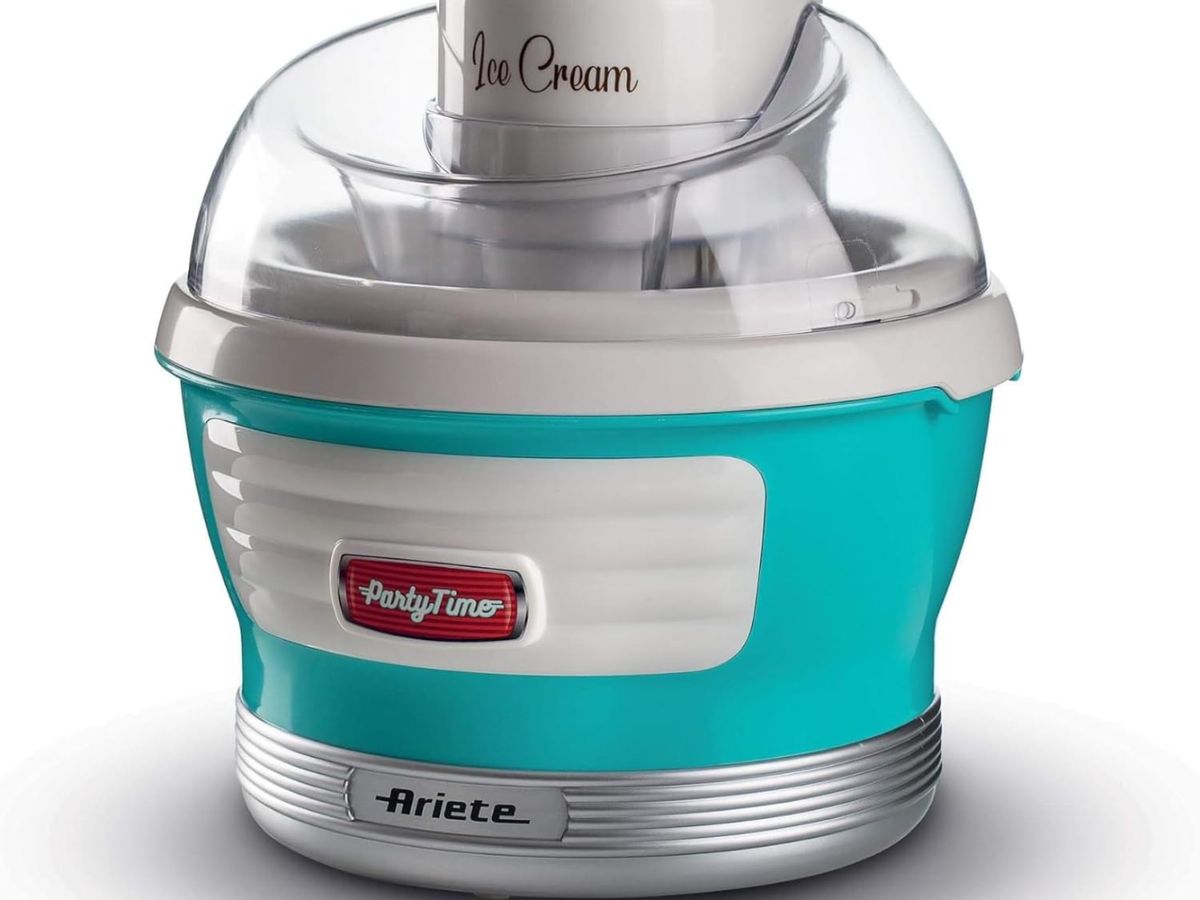 Heladera Ariete con diseño retro para hacer helados caseros y frozen yogurt de forma sencilla.