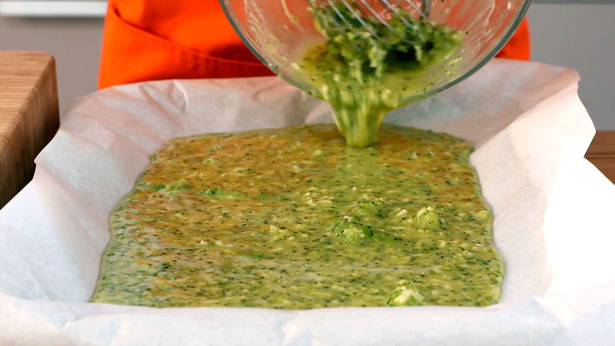 Receta de rollo de tortilla francesa con jamón, queso y brócoli  paso 3