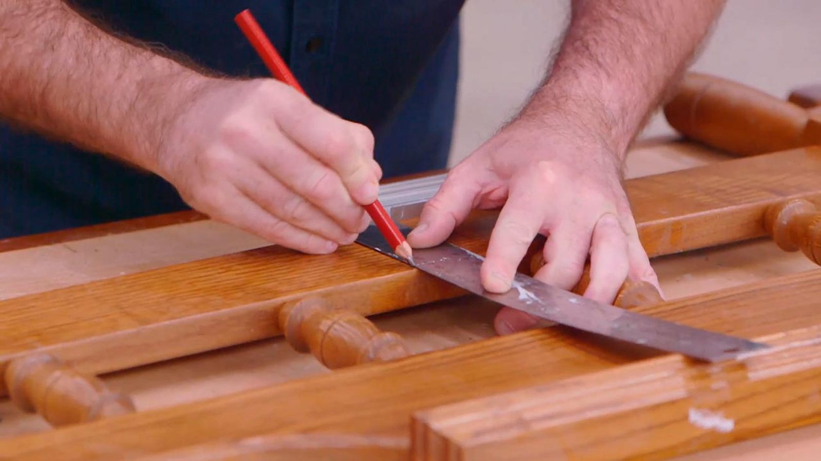Cómo hacer un sillón provenzal con un cabecero paso 1