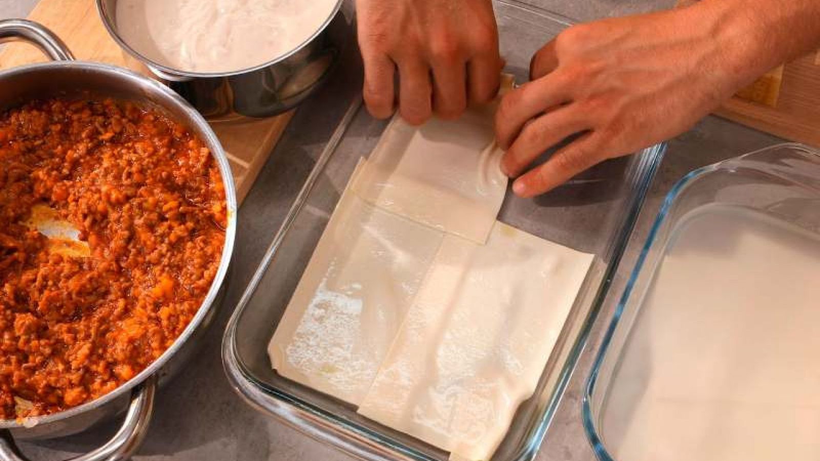 Lasaña de carne a la boloñesa Paso 4 Lasaña de carne a la boloñesa Paso 4