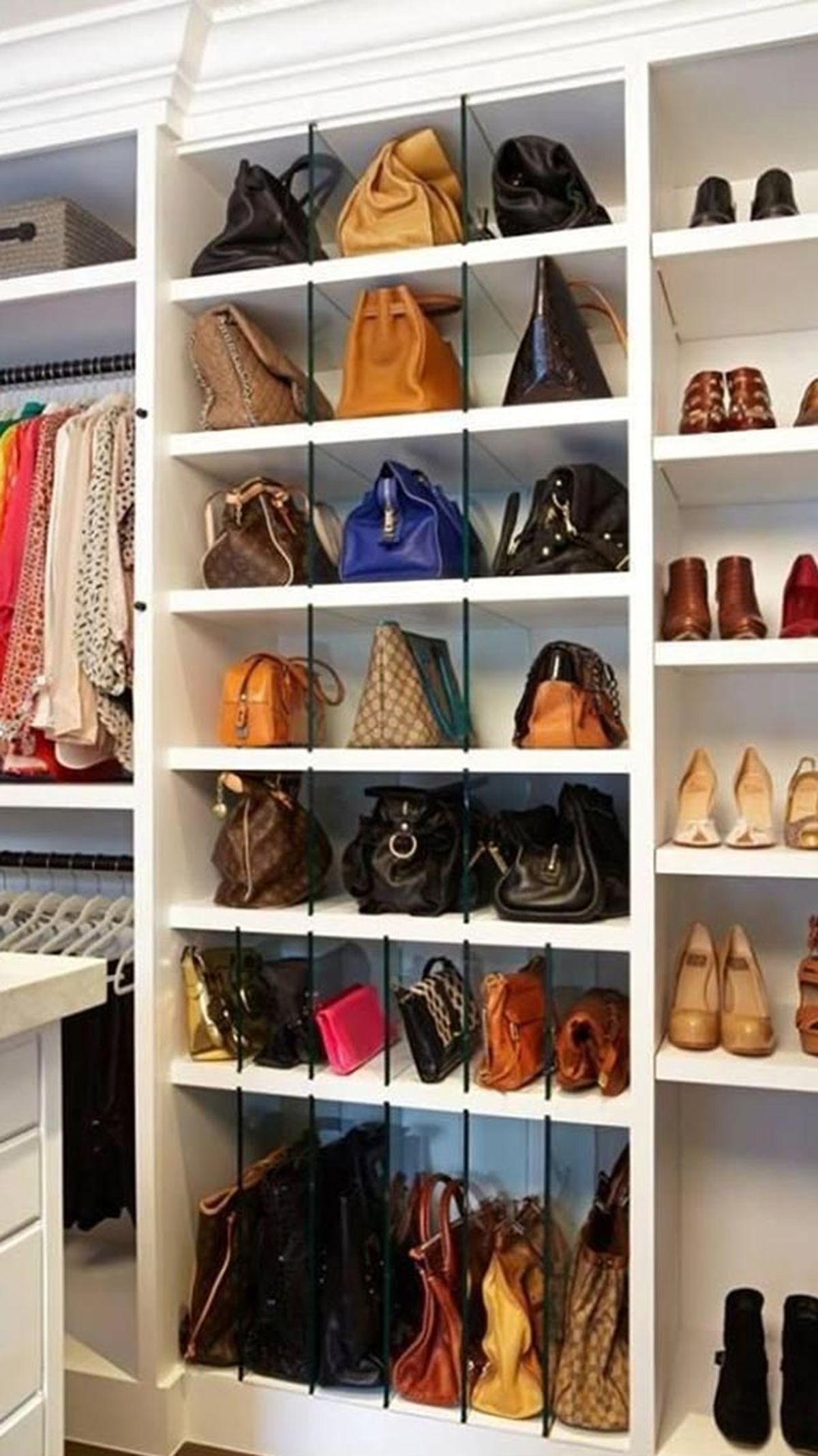 ideas para organizar los bolsos armario baldas