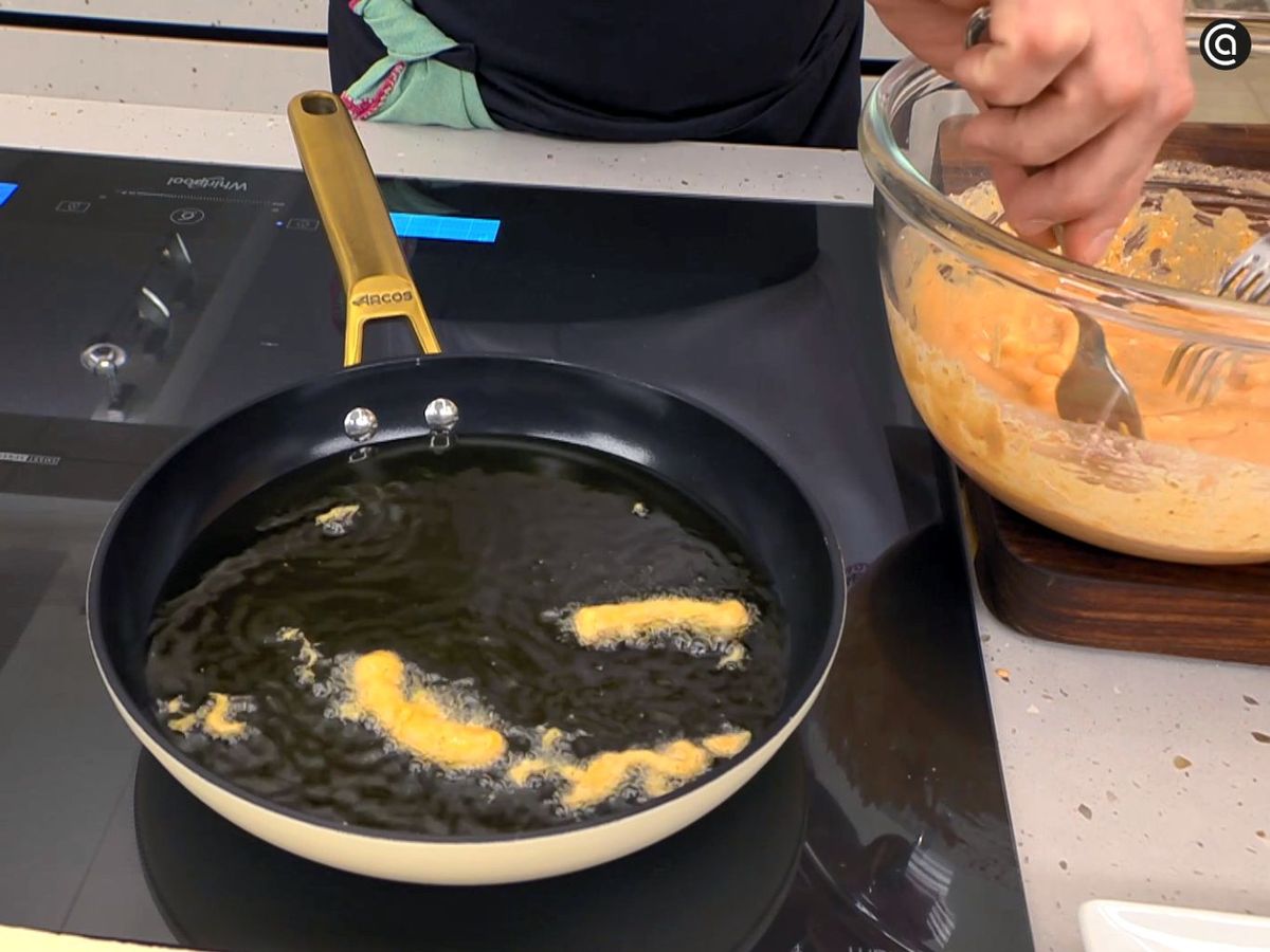 Fríe las setas shimeji en tempura