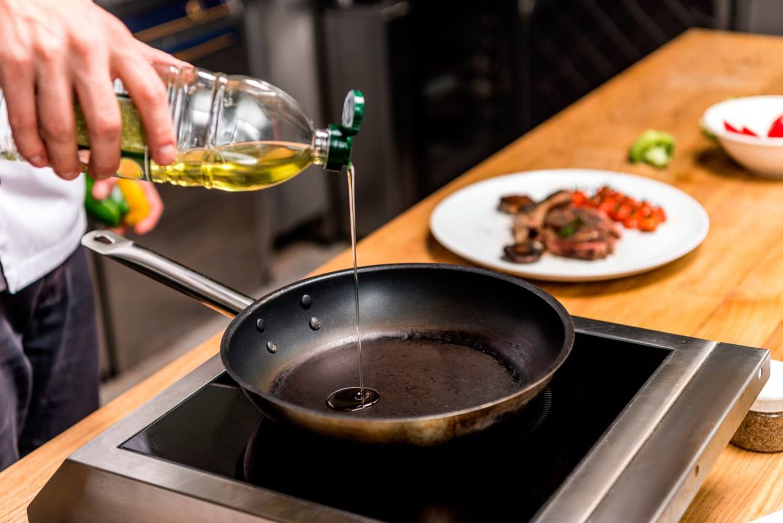 Reutilízalo solo para cocinar o freír, nunca crudo