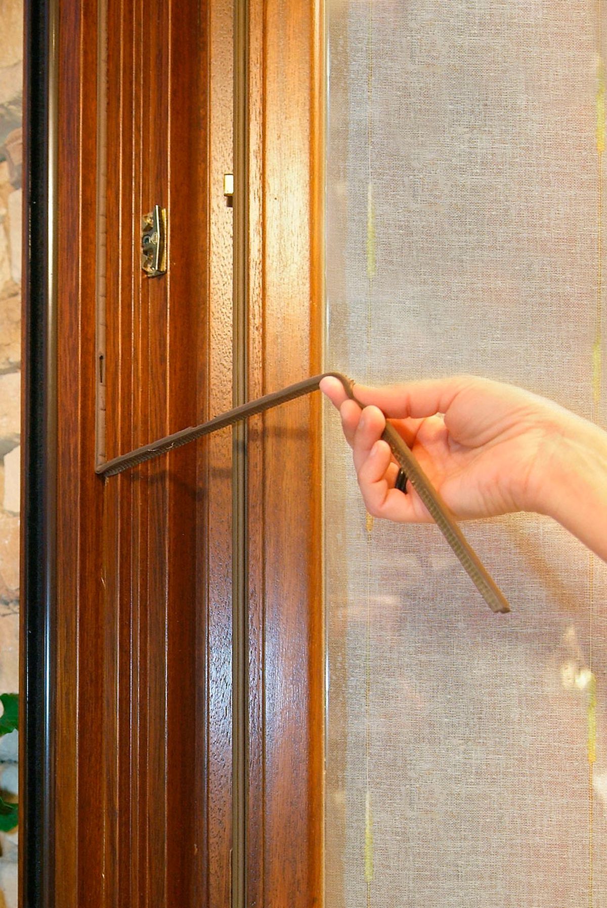 Colocación de burletes aislantes paso 1