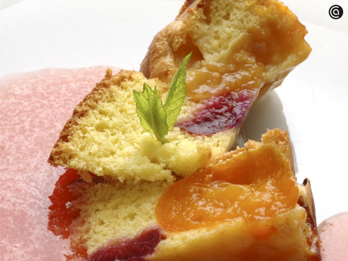 Receta de bizcocho de verano, un postre lleno de fruta