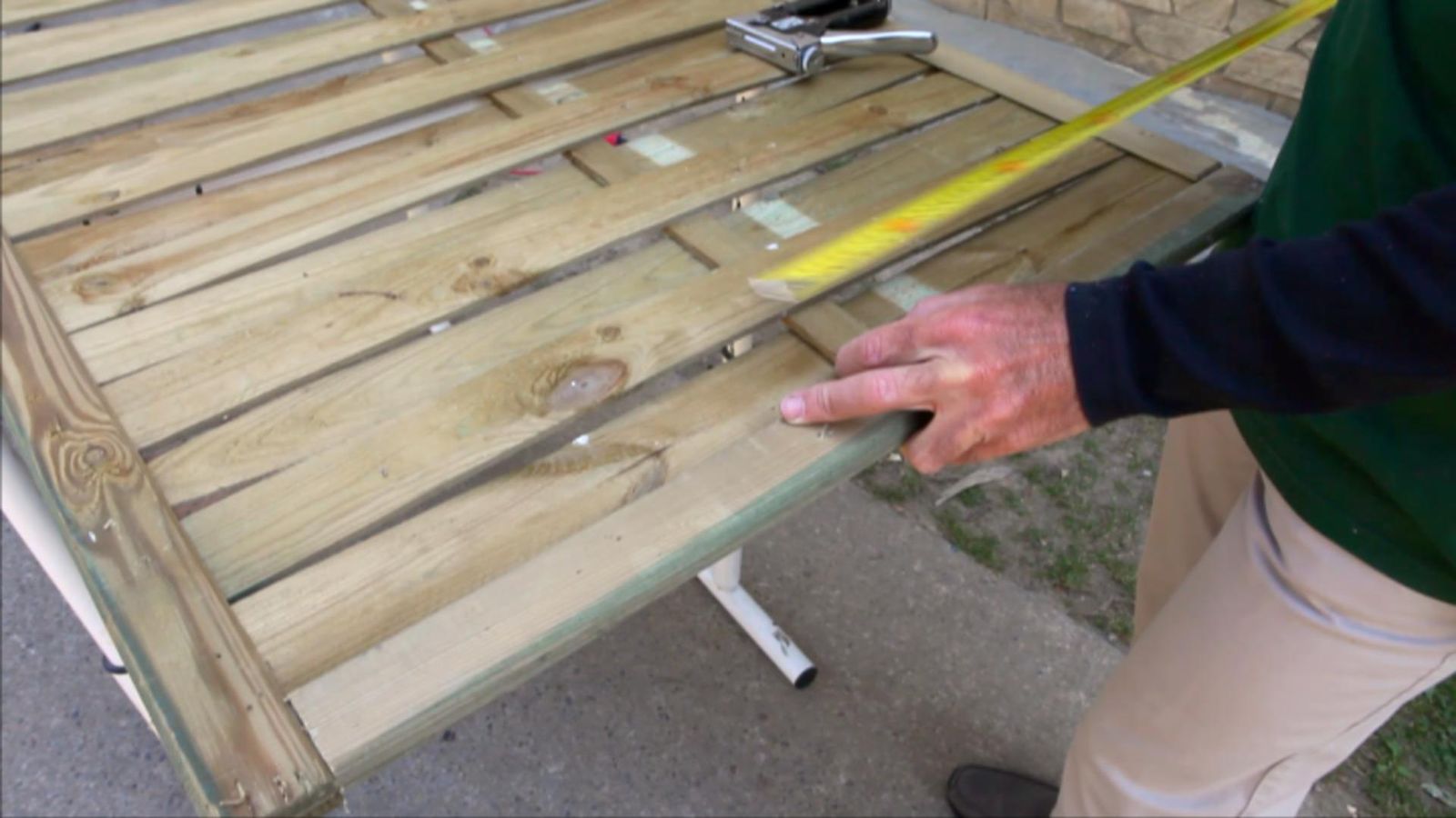 Adaptar rejilla de madera paso 7 Adaptar rejilla de madera paso 7