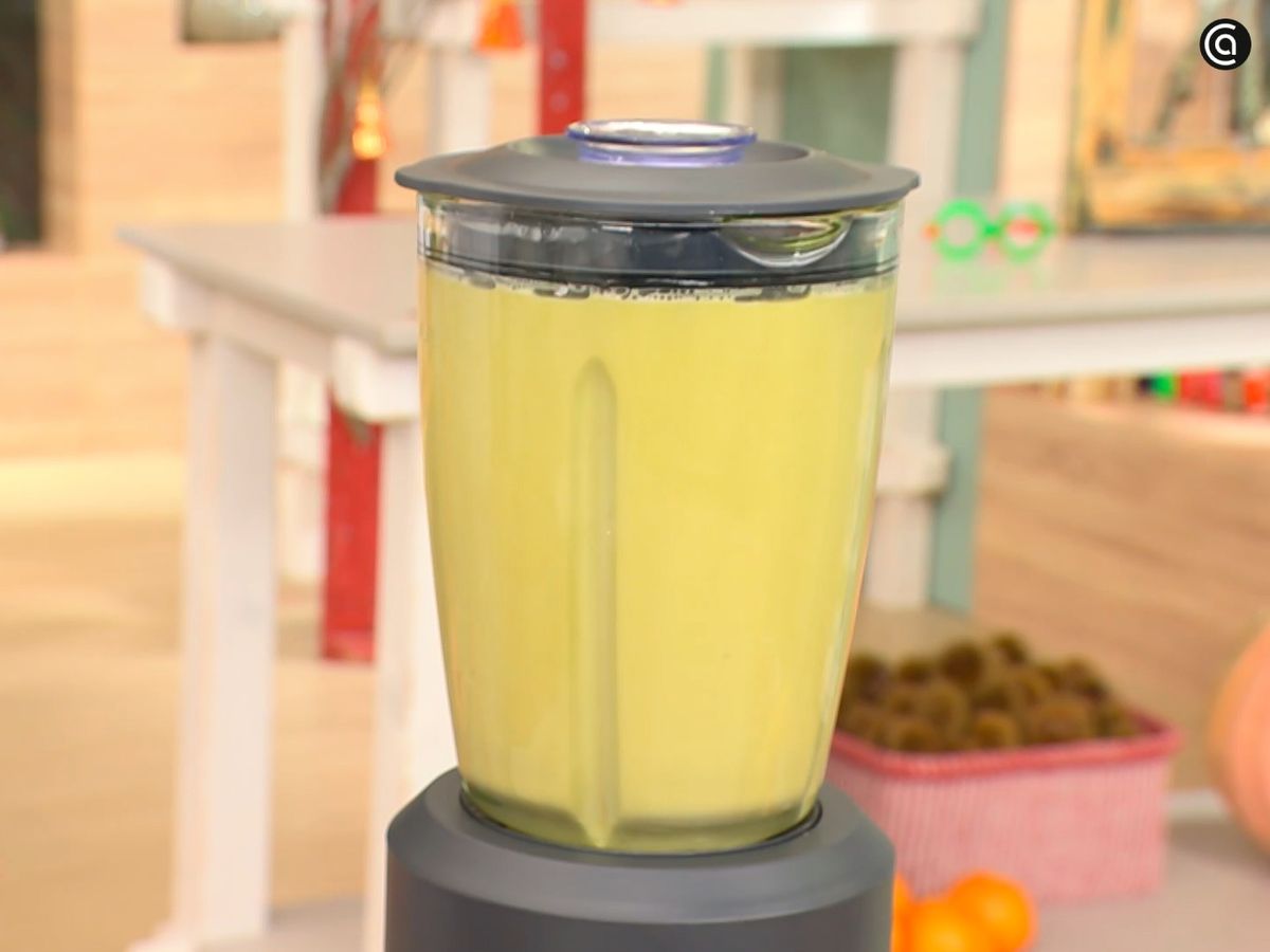 Pasa los ingredientes por la batidora con los quesitos