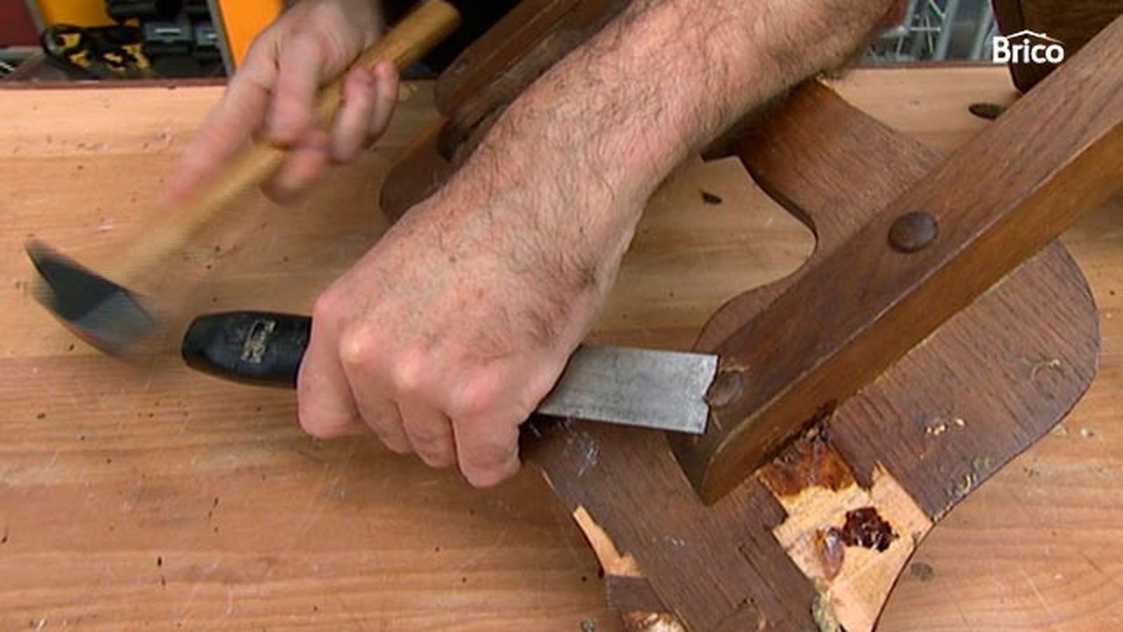 Cómo reparar una silla de madera Paso 1 Cómo reparar una silla de madera Paso 1