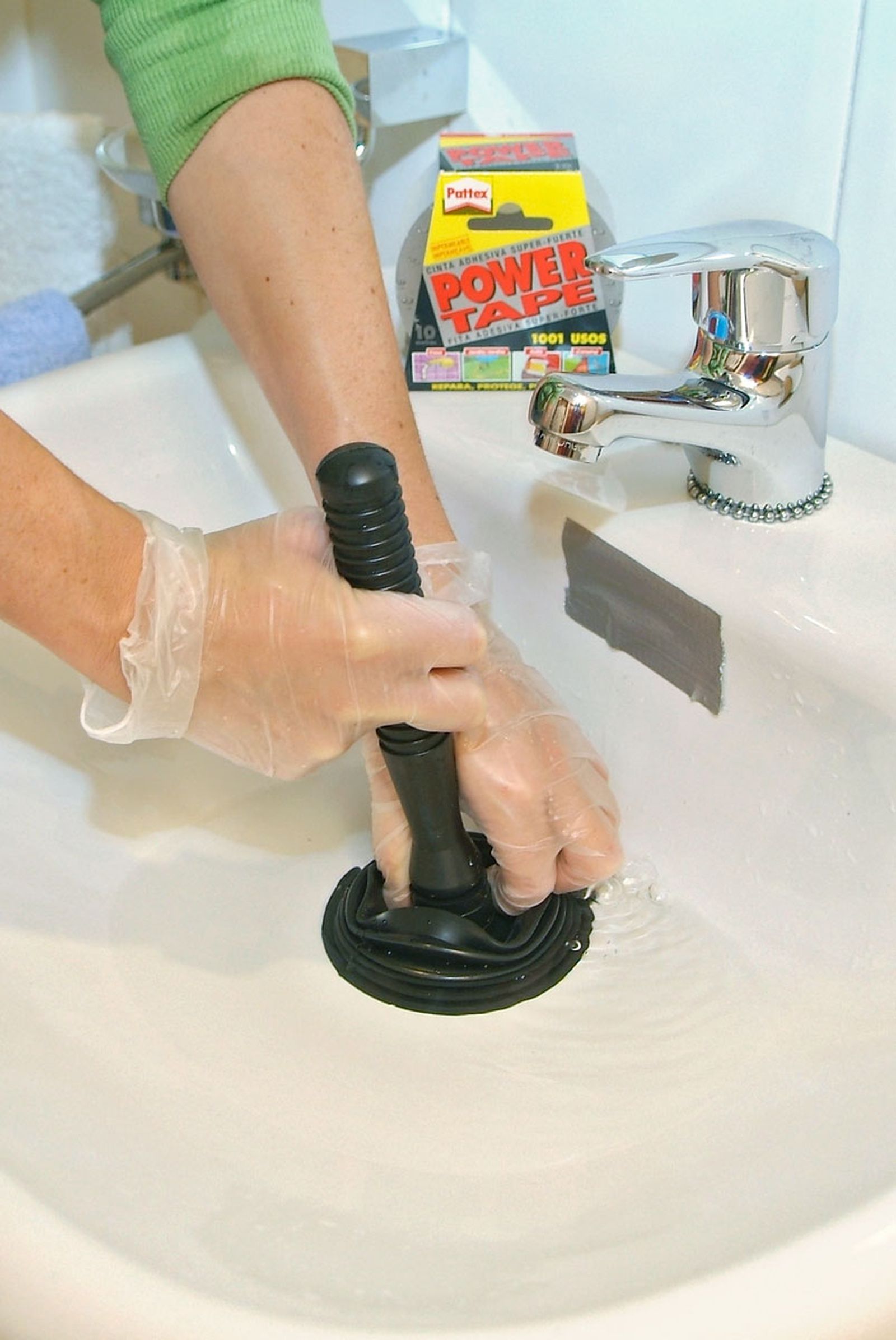 Eliminar obstrucción en sifón de lavabo paso 4 Eliminar obstrucción en sifón de lavabo paso 4