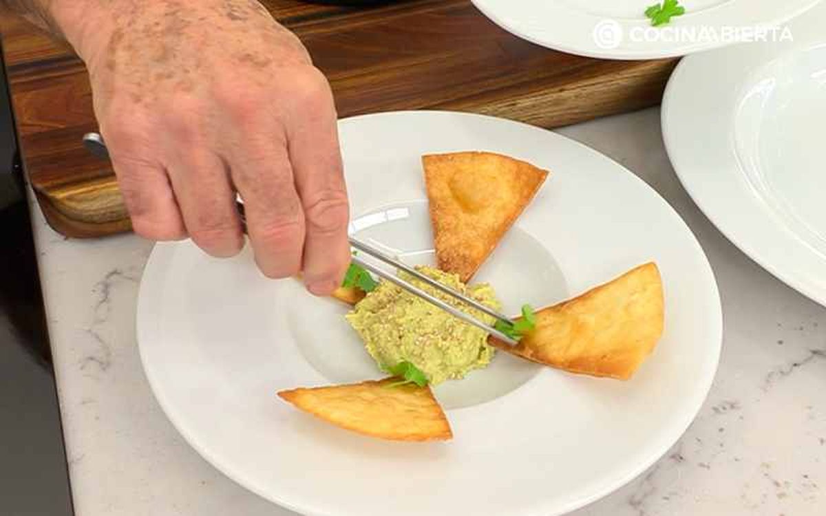 Decora con hojas de cilantro