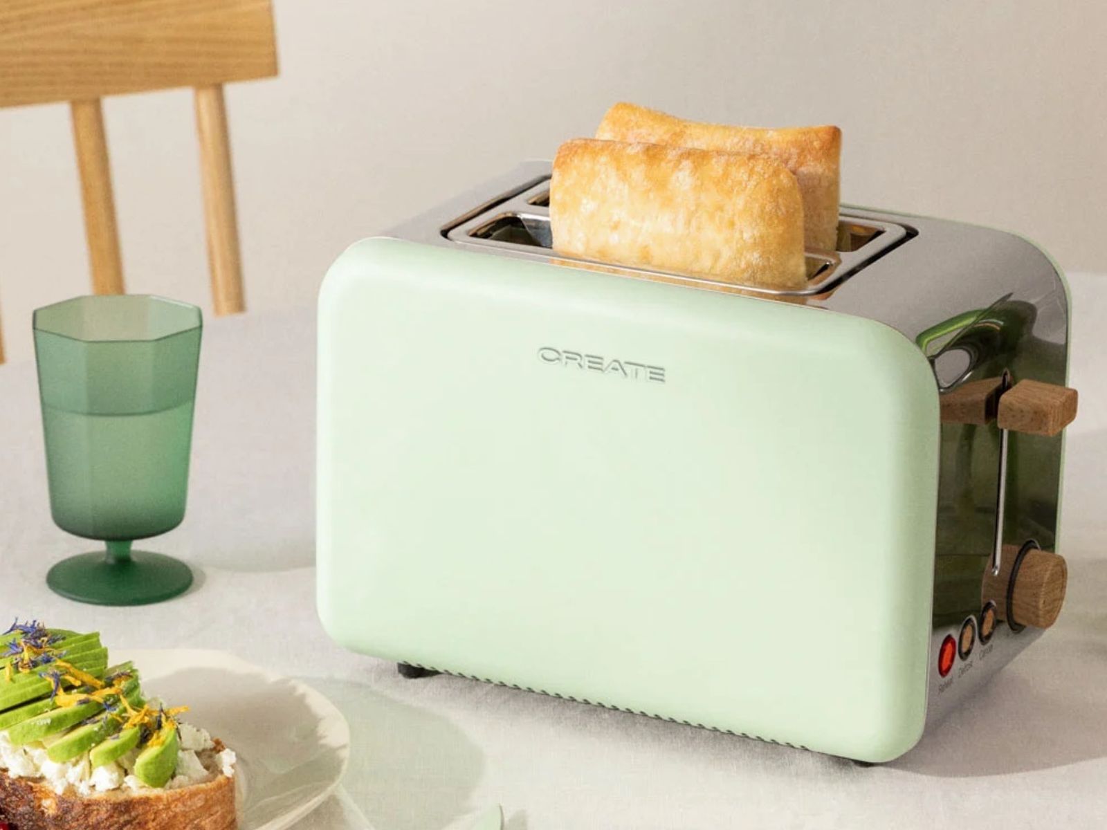 La Toast Retro de Create destaca por sus detalles en acero inoxidable