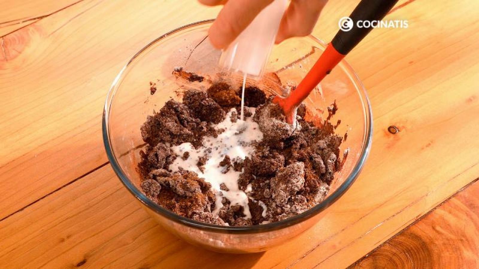 Añade el resto de ingredientes y mezcla Añade el resto de ingredientes y mezcla