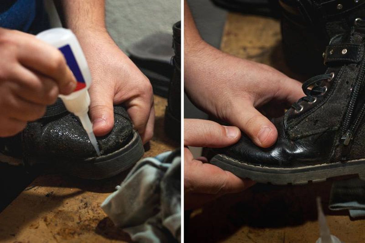 Proceso para pegar la suela de unas botas militares
