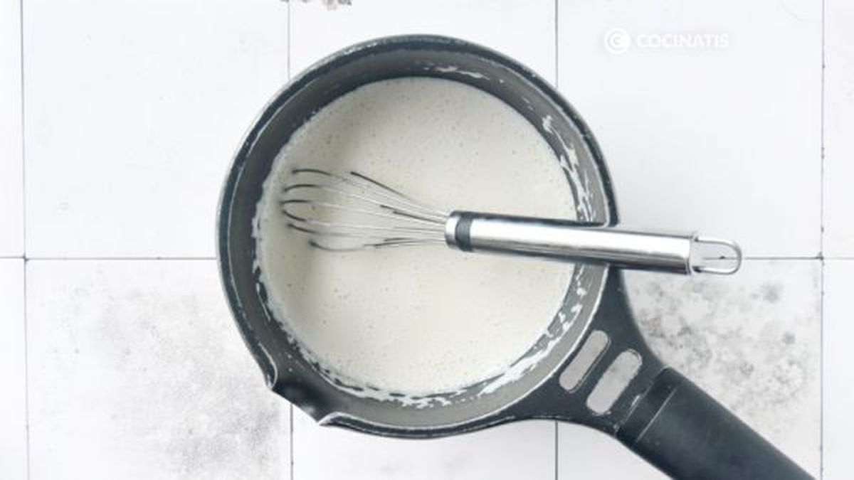 Cocinamos los ingredientes de la panna cotta vegana