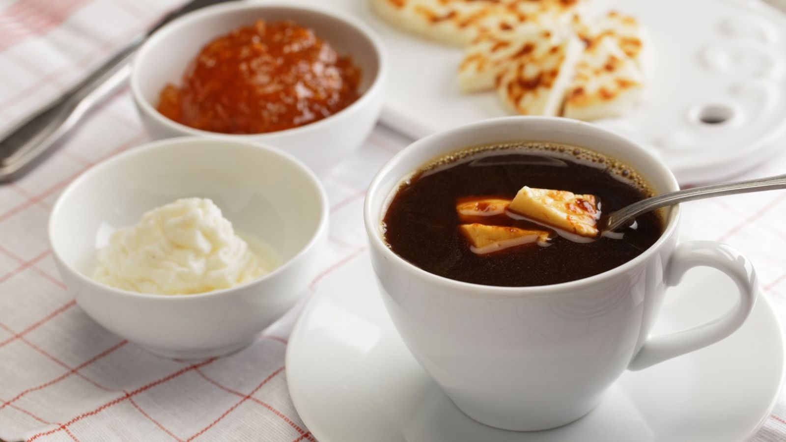 queso en cafe