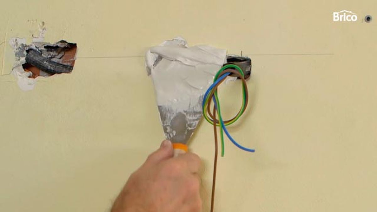 Cómo colocar revestimiento de pared de PVC paso 2