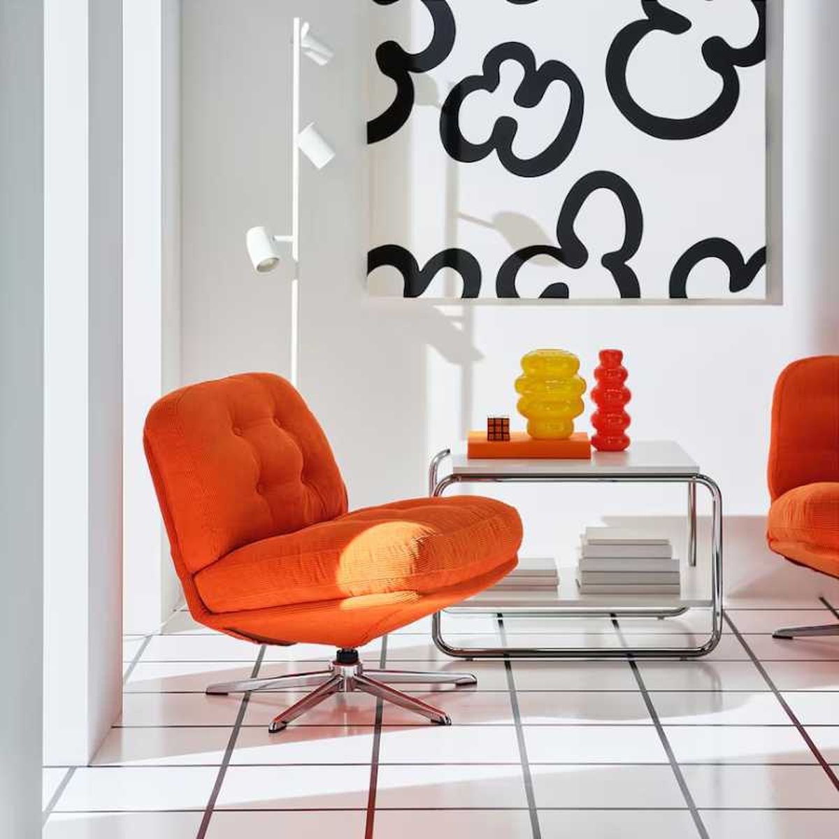 Salón retro con el sillón viral.