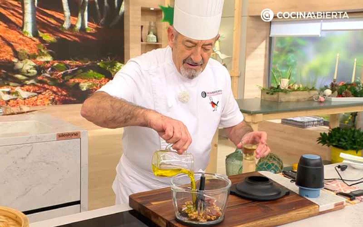 Karlos Arguiñano prepara la vinagreta de nueces