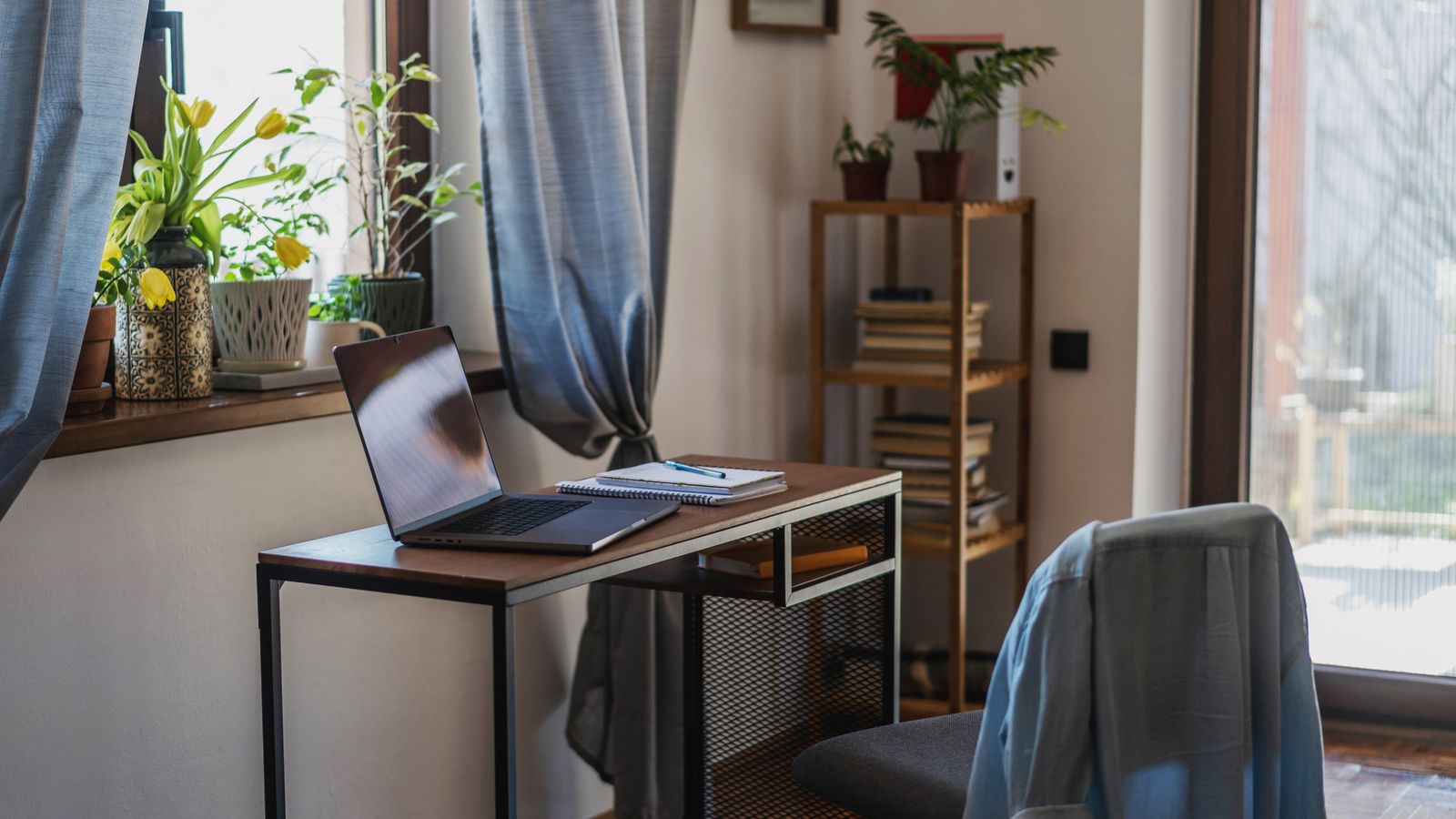 Apuesta por un mueble pequeño que no te ocupe mucho espacio