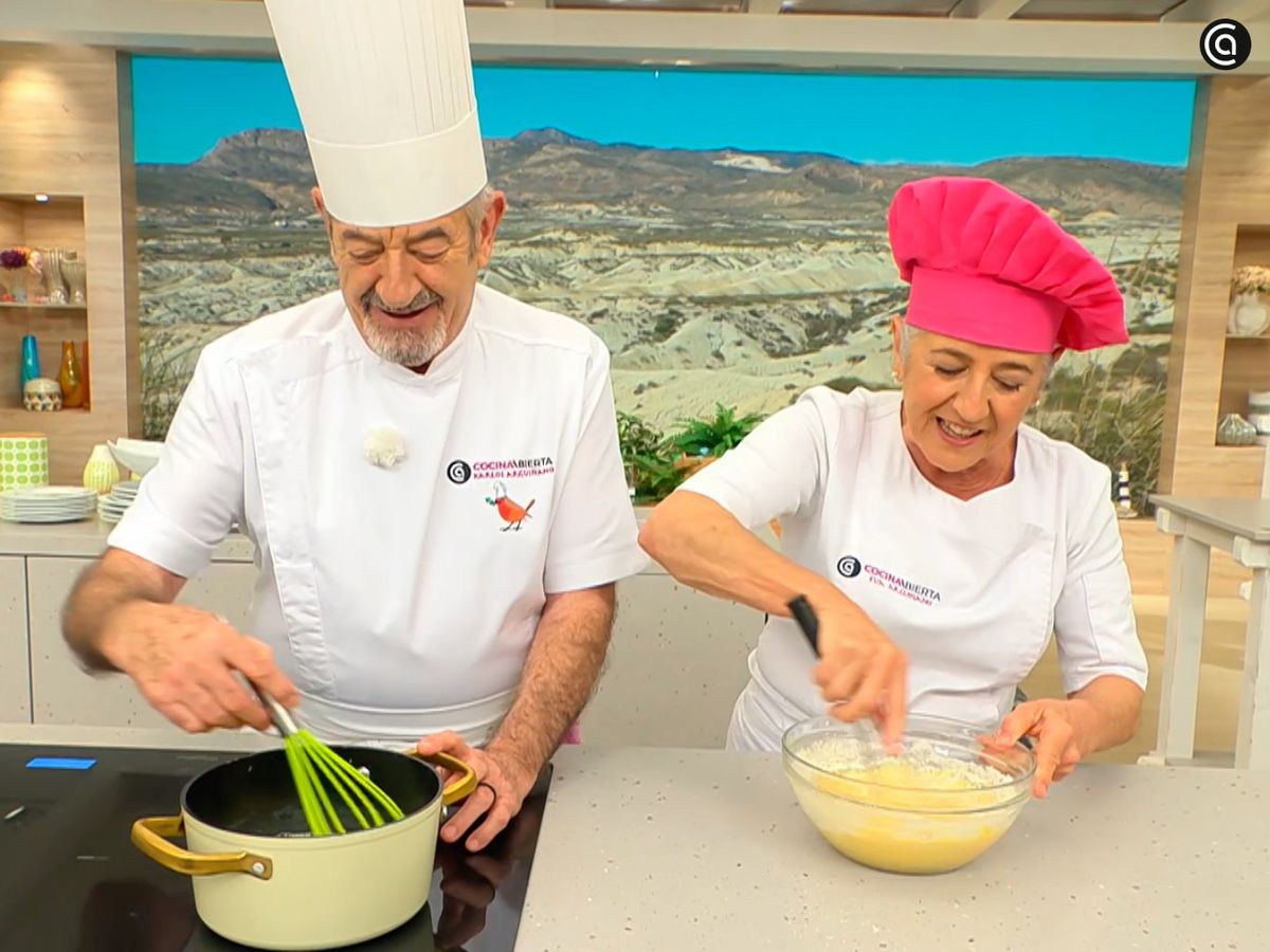 Integra los ingredientes para el bizcocho