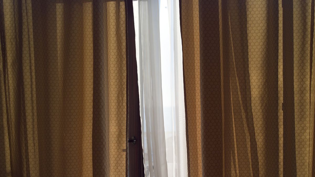 Elegir el tipo de tela adecuada para las cortinas es clave