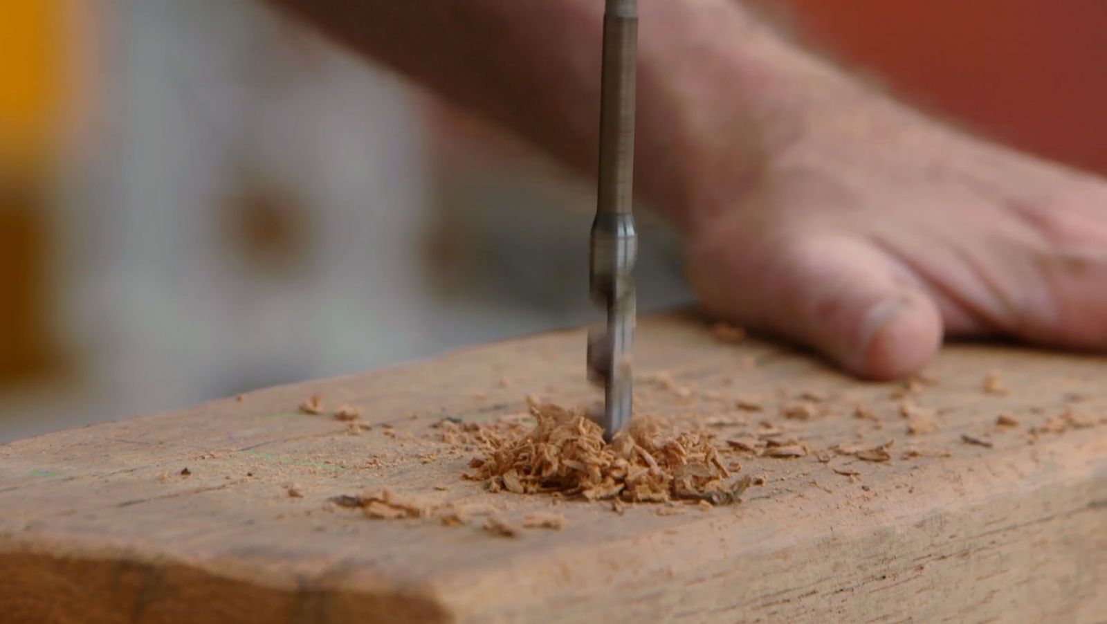 Cómo hacer una lámpara con una viga de madera paso 2 Cómo hacer una lámpara con una viga de madera paso 2