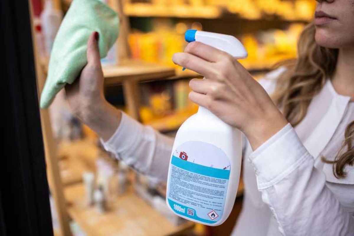 Los productos de limpieza naturales son los mejores para eliminar malos olores.