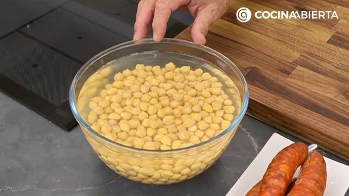 Karl7219 garbanzos con chorizo receta karlos arguinano paso 1
