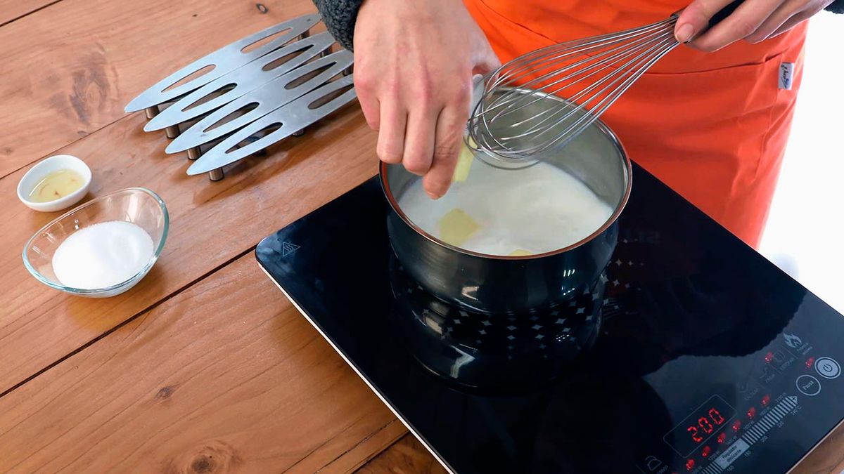 Receta de roscón de Reyes sin gluten con relleno de chocolate  paso 2