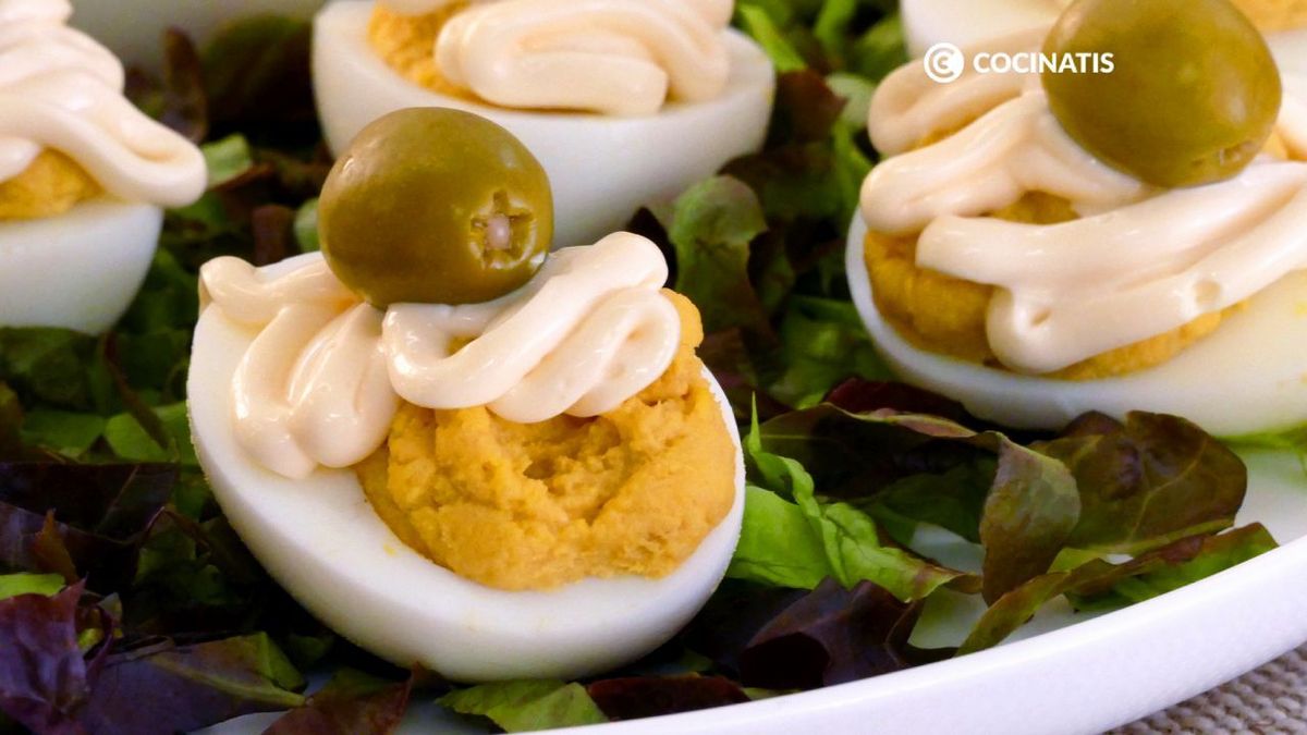 Huevos rellenos de atún