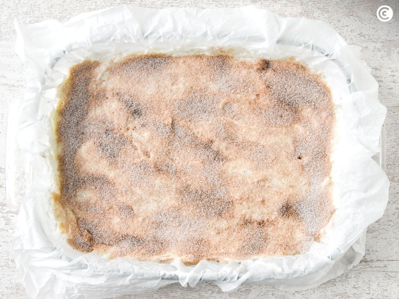 Bica blanca de Laza en el molde para hornear