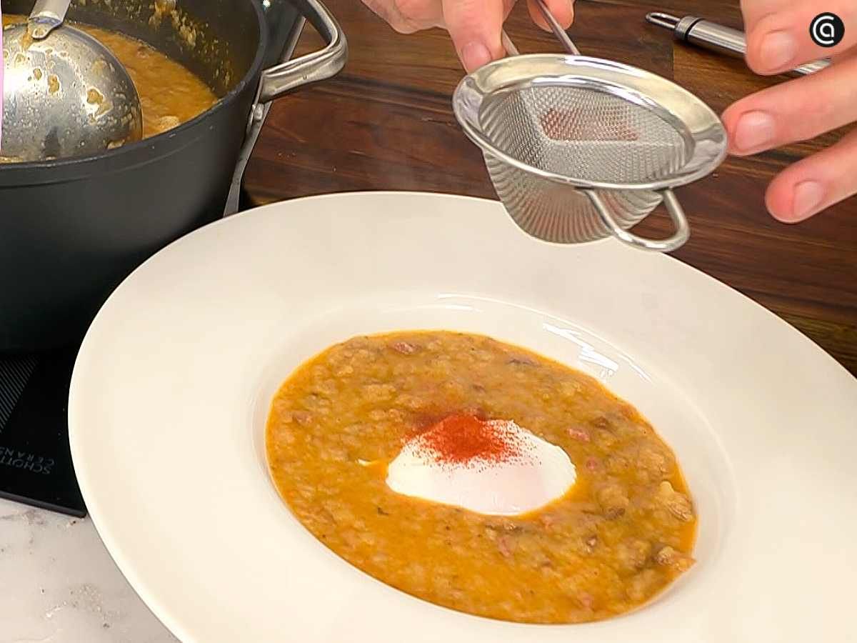 Sirve la sopa de ajo