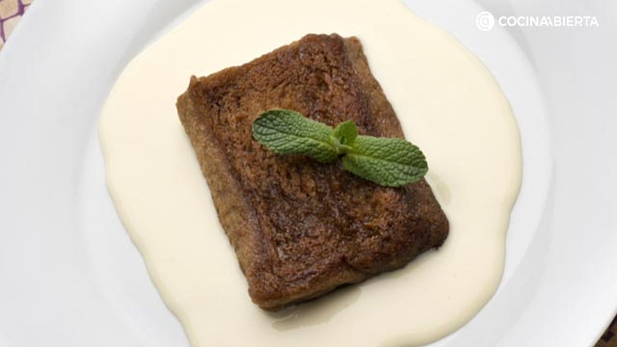 Torrija al vino dulce con salsa de regaliz