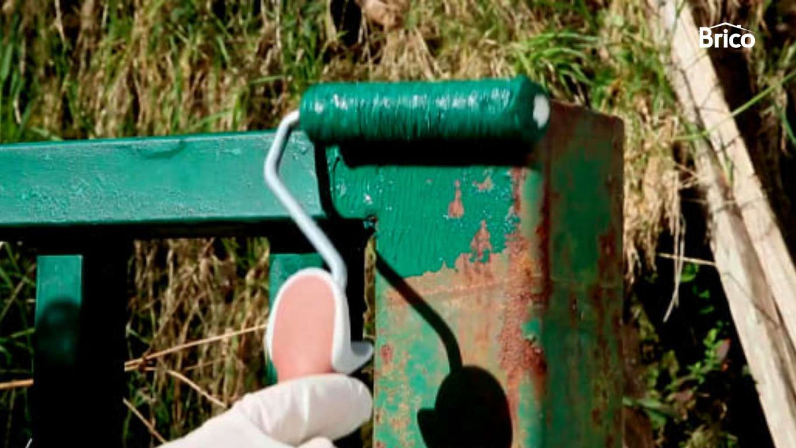 La oxidación ocurre cuando metales como el hierro reaccionan con el oxígeno