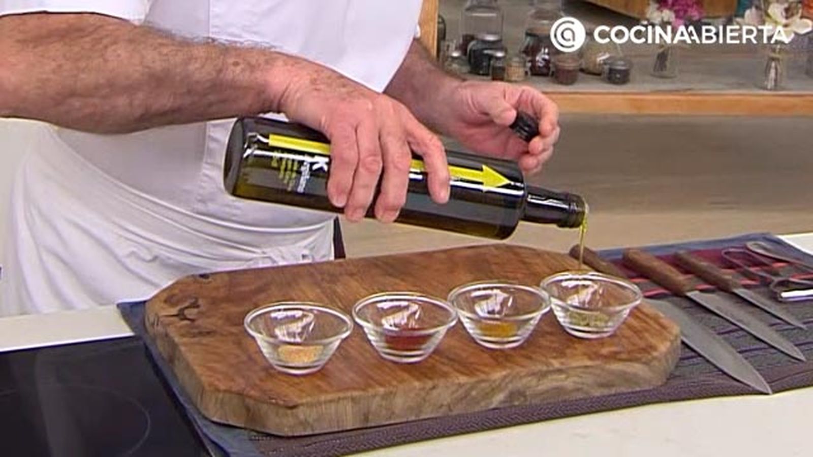 aperitivo especiado crujiente de pasta al horno receta karlos arguinano kar67770321 paso2 aperitivo especiado crujiente de pasta al horno receta karlos arguinano kar67770321 paso2